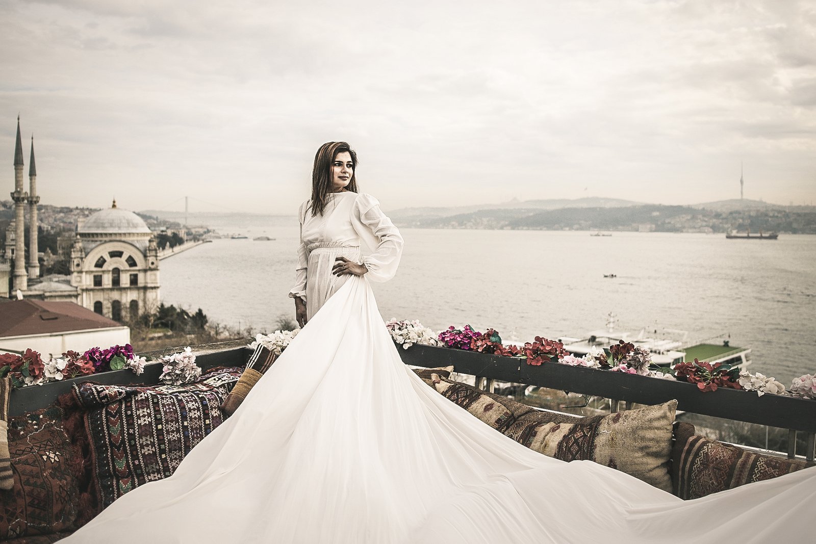 Bride on rooftop, front view — MZ Photographer Wedding Photography